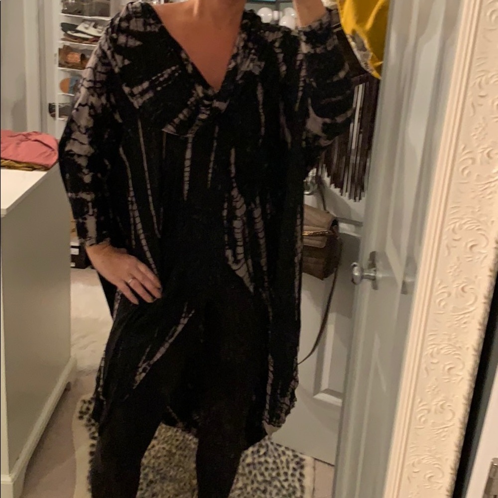 Over sized tie-dye top EUC